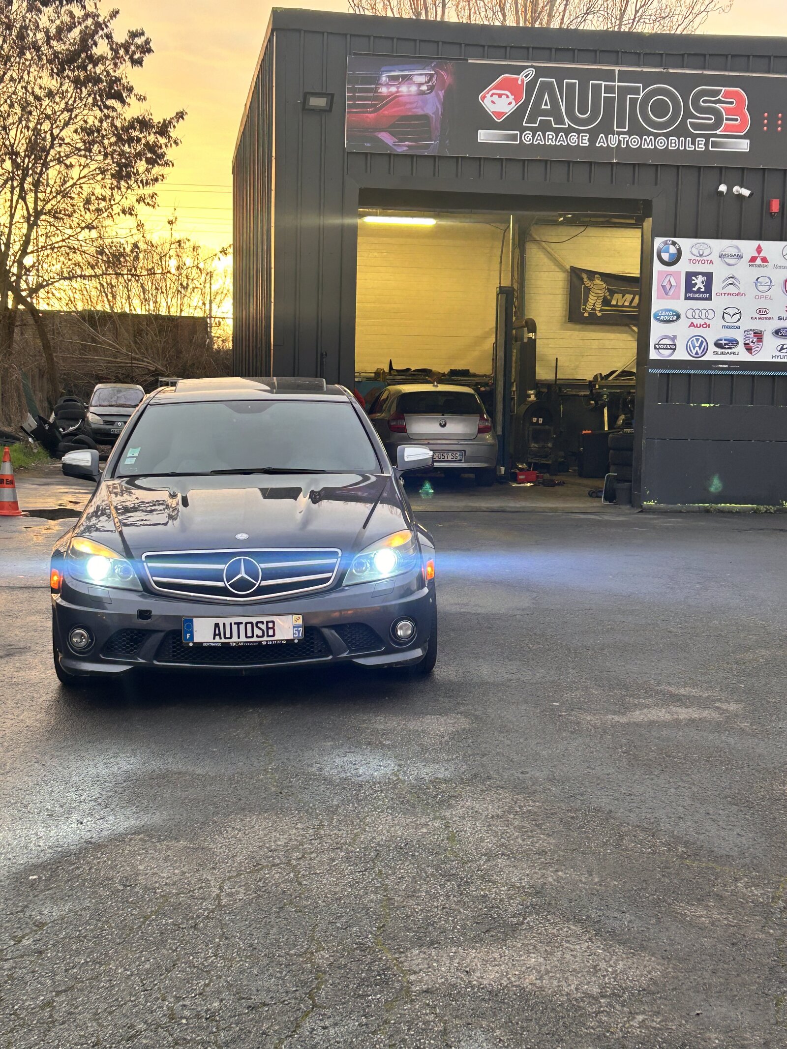 Atelier du Garage Auto SB à Thionville, baie ouverte